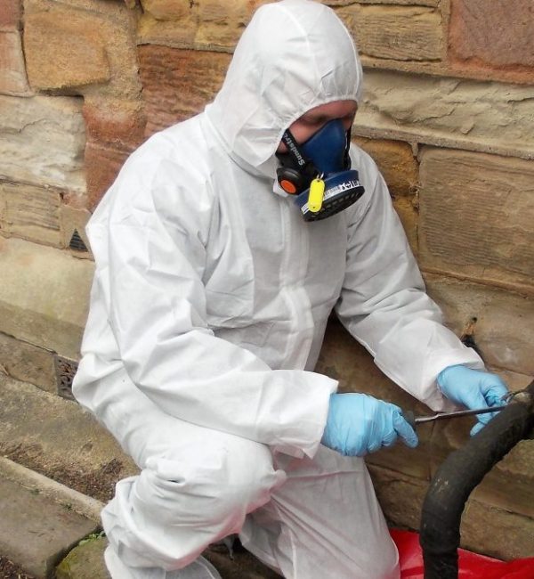 Asbestos-surveying-in-action-1080x675